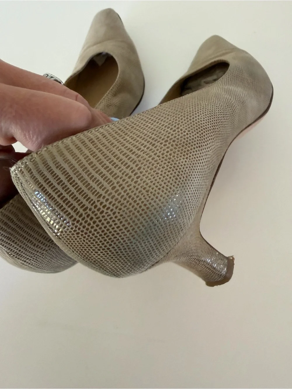 Salvatore Ferragamo Beige Lizard-Embossed Leather Kitten Heel Pumps Size 8